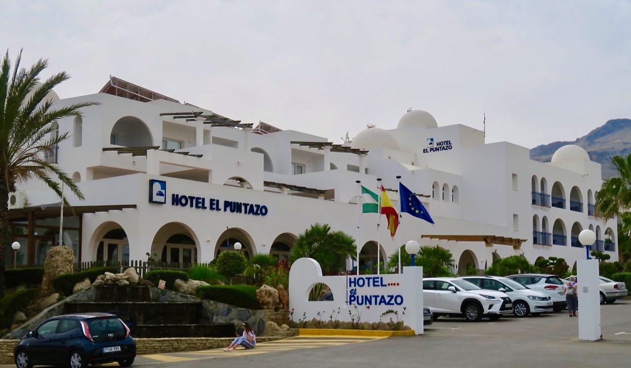 Hotel El Puntazo i Majacar Playa är perfekt för en kortare semester. Verkligen trevligt och med fina rum och mycket bra service. 
