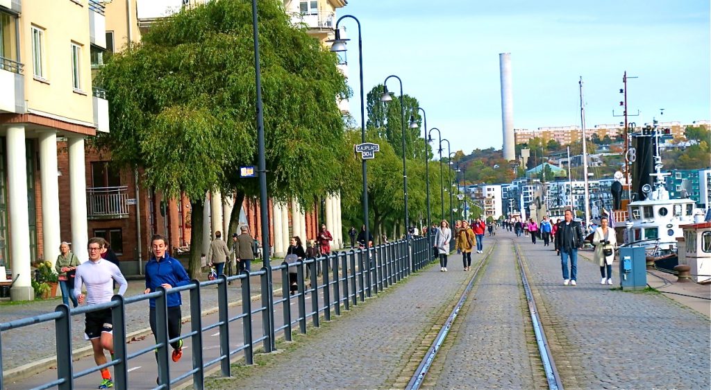 En stärkande promenad på längs Norra Hammarbyhamnen och på Södermalm, ger nya krafter