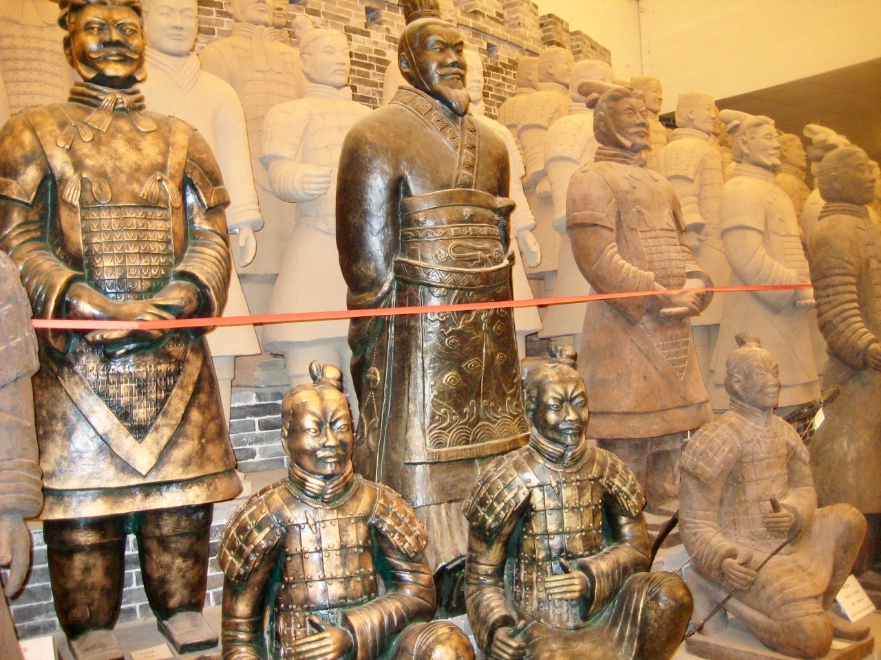 Inte bara en staty utan en hel armé, terrakottaarmén, besökte vi i den kinesiska staden Xian.