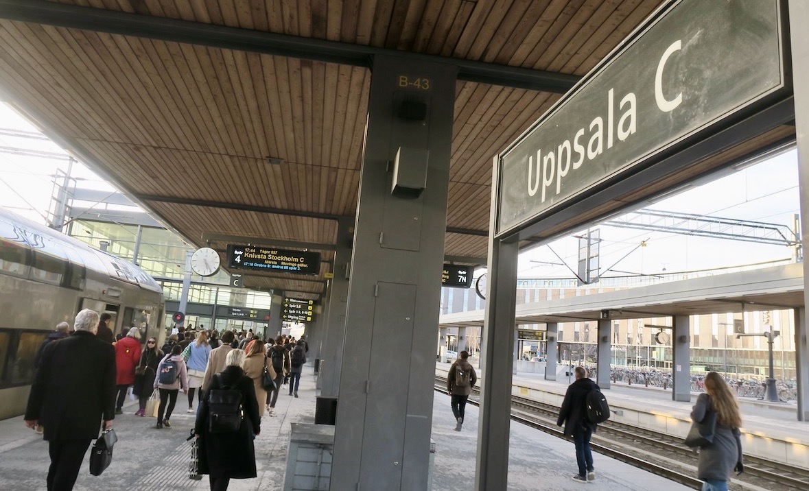 Uppsala Centralstation. Hit kom jag efter att ha upplevt viss spänning både före resan och på tåget. 