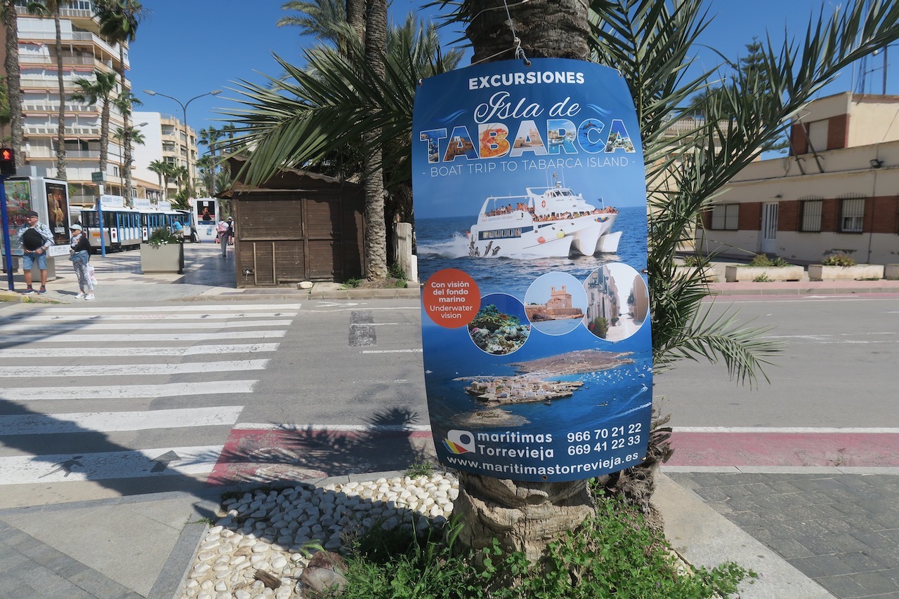 Spanien. Sett i Torrevieja i veckan att båtturerna ut till ön Tabarca ska starta nu i påsk. 