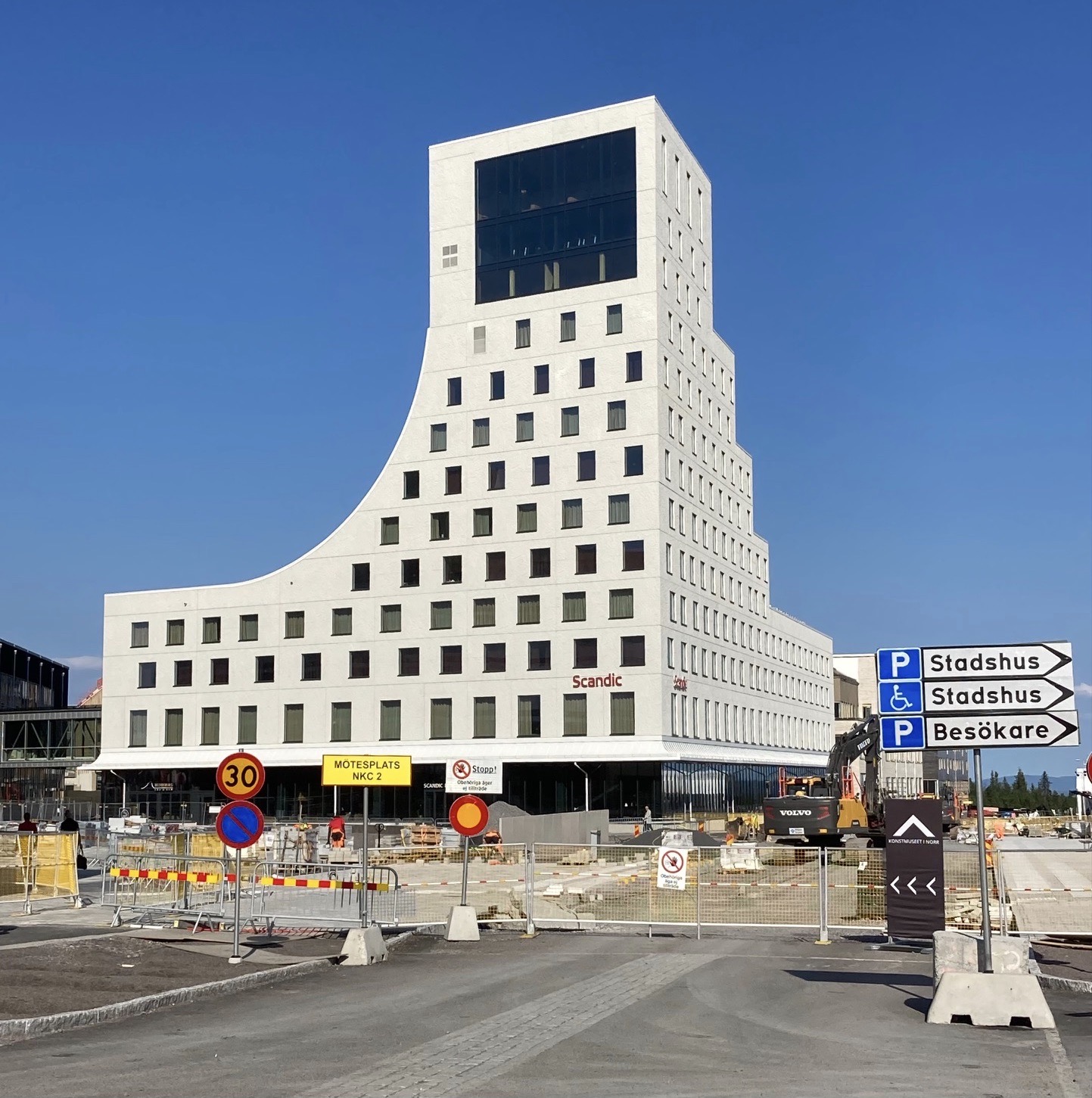 Nya Kiruna med Scandic Hotell och stadshuset är en pågående byggarbetsplats. 