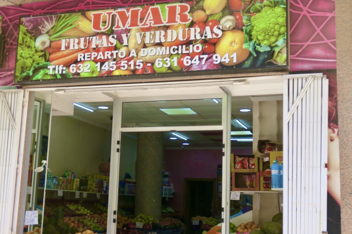 I Torrevieja är utbudet av små frukt och grönsaksbutiker stort och ofta är det billigt och god kvalité. 