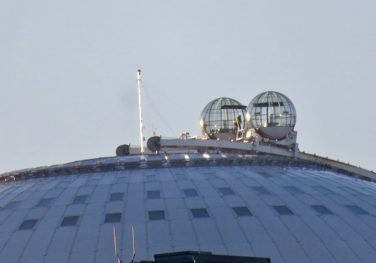 Stockholm. Zoomar hemma på balkongen i Globen/Avicii arena som ligger ca 700 meter härifrån. 